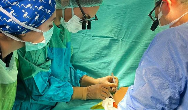 Tatile gelen İngiliz ailenin bebeği, Muğla'da hayata tutundu