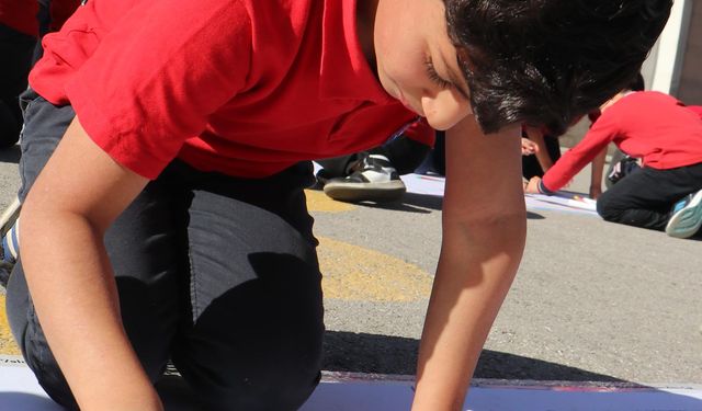 Tekin: Nerede olursa olsun zulüm altında inleyen bir insan varsa hep yanında olduk / Ek fotoğraflar