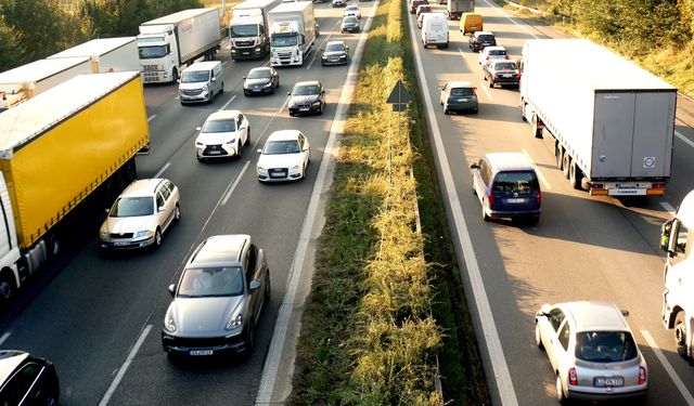 TÜİK: Eylülde 196 bin 338 taşıtın trafiğe kaydı yapıldı