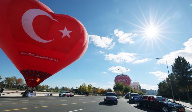 Türk bayraklı sıcak hava balonları, Ankara semalarını süsledi