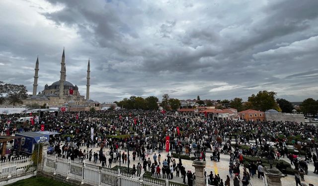Türk Yıldızları'ndan Cumhuriyet'in 102'nci yıl dönümü nedeniyle Edirne'de gösteri / Ek fotoğraflar