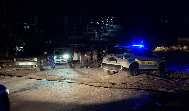 Uygulama noktasından kaçan uyuşturucu yüklü otomobil, 3 araca çarptı: 7 yaralı