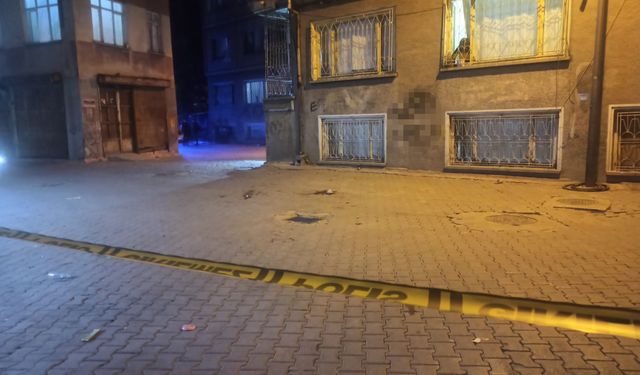 'Yan baktın' kavgasında açılan ateşte ölen 5 yaşındaki Yıldırım toprağa verildi; 3 şüpheli gözaltında