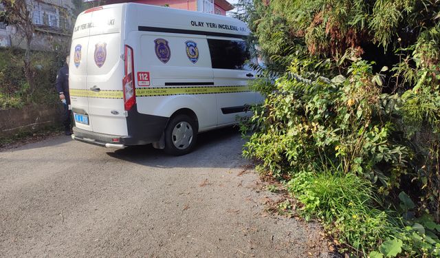 4 katlı binanın çatı katından düşen inşaat ustası öldü