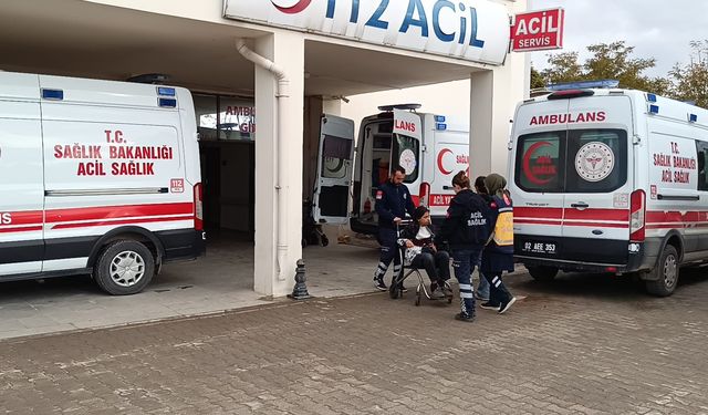 Adıyaman'da otomobil şarampole devrildi: 5 yaralı