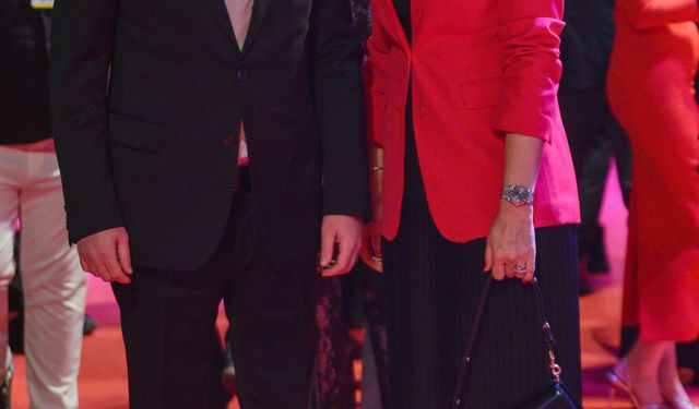 Altın Portakal'ın kırmızı halısında 'şıklık' yarışı