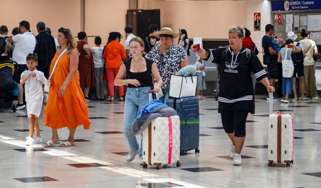 Antalya'ya tatile gelen İngiliz ve Polonyalı turist sayısı arttı