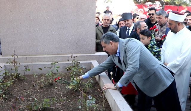Aziziye Destanı'nın 148'nci yıl dönümünde Erzurumlular, ecdadı için yürüdü / Ek fotoğraflar