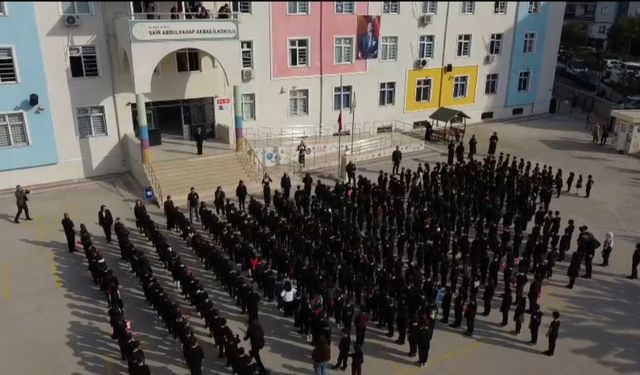 Batman'da 563 ilkokul öğrencisi, ‘Atatürk Çocukları' şarkısını seslendirdi