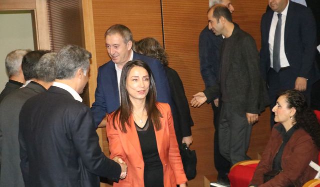 DEM Parti'li Bakırhan: Toplumun beklentisi, kayyım atanan başkanların görevine dönmesidir