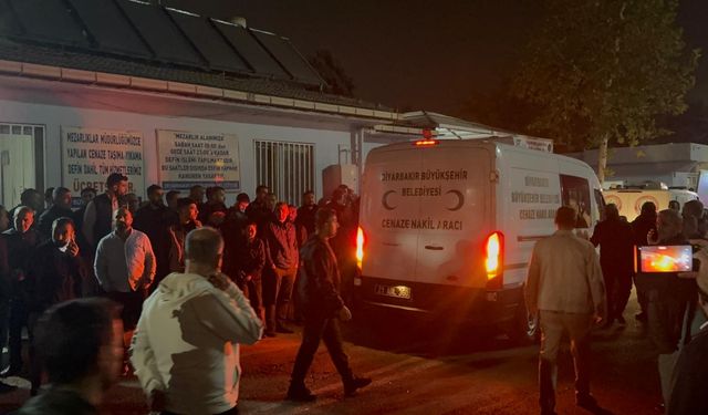 Diyarbakır'da viyadük inşaatında iskele çöktü; 4 ölü, 1 yaralı (5)