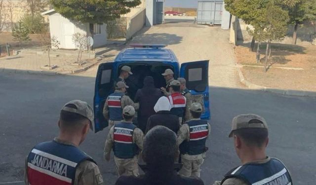 Ekskavatörle kazıya suçüstü; 4 gözaltı