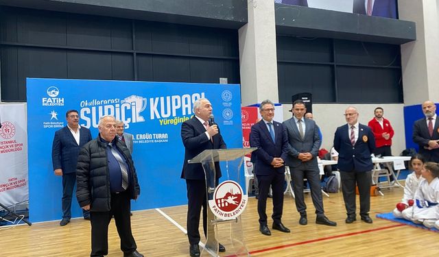 Fatih'te Okullararası Suriçi Kupası başladı