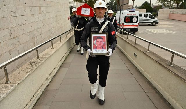 Görevi başında kalp krizi geçiren polis memuru şehit oldu (2) / Video eklendi