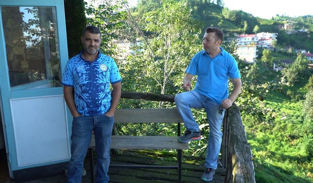 İki kardeşin hayali gerçek oldu; atık malzemeden manzaralı ağaç ev yaptılar