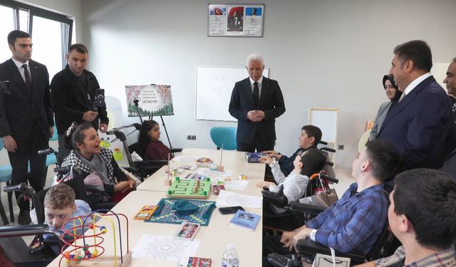 İstanbul- Başakşehir Çam ve Sakura Şehir Hastanesi'nde 'Hastane Sınıfı' açıldı