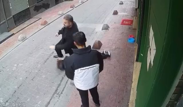 İstanbul-Beyoğlu'nda güvenlik görevlisi kendisine küfreden kişiyi darbetti; 'adam dövdüm' diyerek teslim oldu