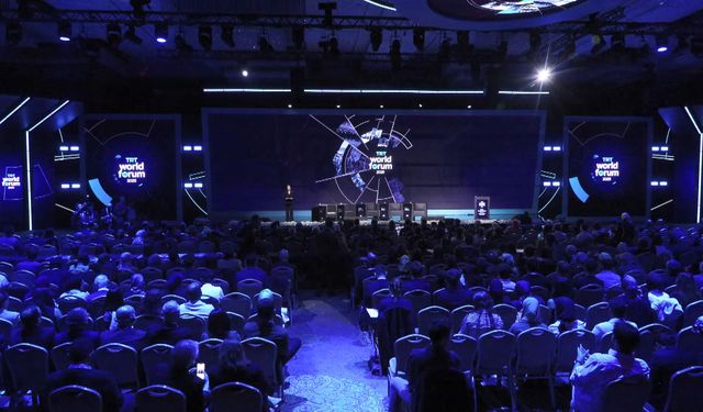 İstanbul - Burhanettin Duran: Savaş gazeteciliği, günümüzün kamu iletişiminin en temel direklerinden biridir