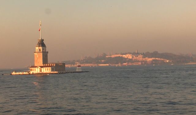 İstanbul- İstanbul'da sis etkili oluyor