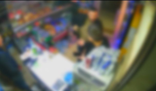 İstanbul - Sarıyer'de arkadaşları içecek çalıp kaçarken gözcülük yapan çocuğu darbedip silah çekti