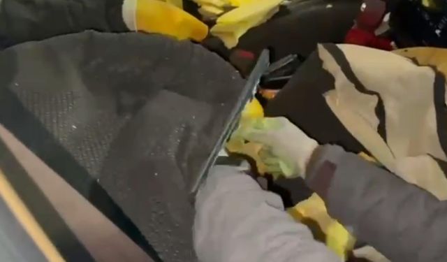 Koltuğun içine gizlenmiş 8,5 kilo metamfetamini 'Magnum' buldu / Video eklendi