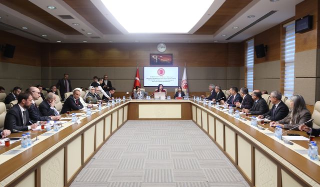 Komisyonda 'İmralı ziyareti' tartışması