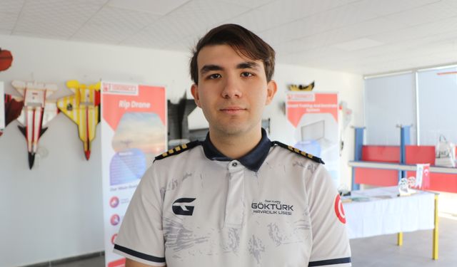 Lise öğrencileri kendi yaptıkları robotlarla İtalya'da dünya şampiyonu oldu