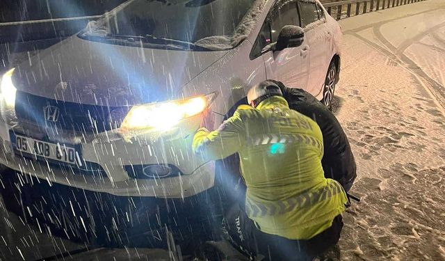 Malatya'da kar nedeniyle mahsur kalan 33 kişi kurtarıldı