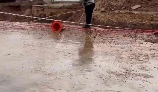 Muğla'da sağanak; cadde ve sokaklar göle döndü