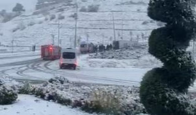 Nevşehir'de işçi servis midibüsü devrildi: 14 yaralı