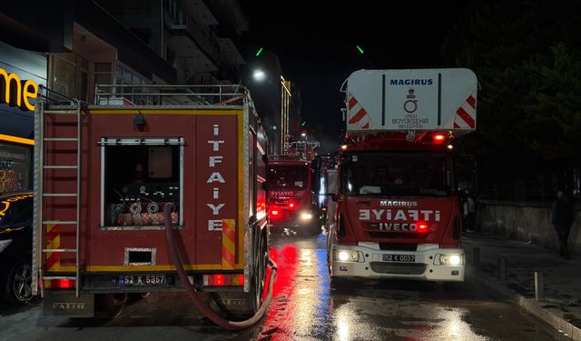 Ordu'da çatı katında çıkan yangında 5 kişi dumandan etkilendi