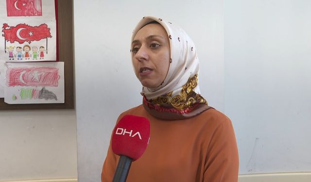 Osman öğretmen, depremzede çocuklara hem öğretmen hem rehber oldu