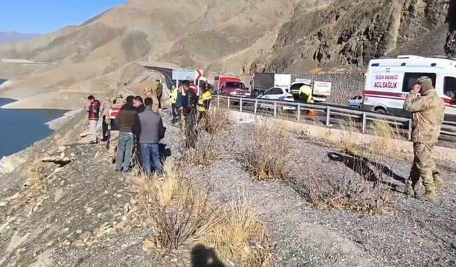 Otomobil baraj gölüne yuvarlandı, ekipler arama kurtarma çalışması başlattı