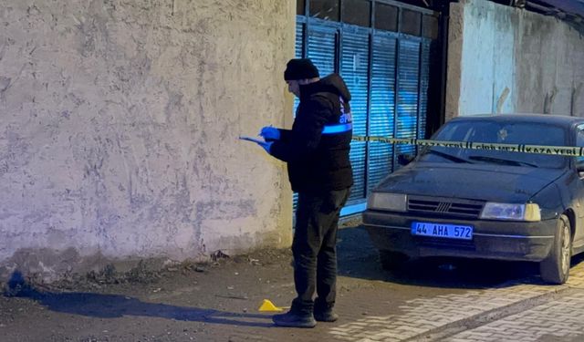 Otomobilde tartıştığı arkadaşını silahla yaraladı