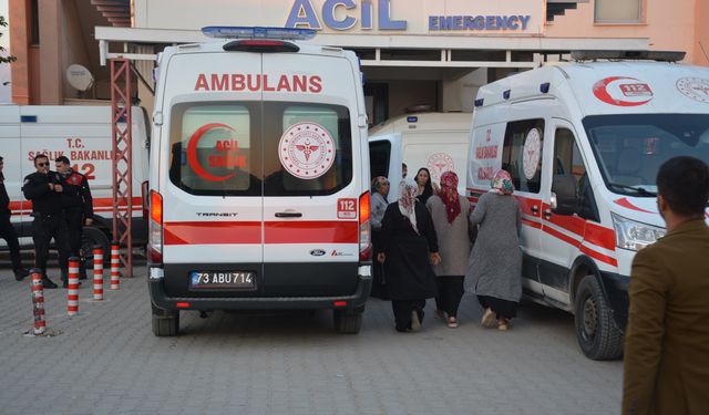 Silopi'de öğrenci servisi ile tanker çarpıştı: 14 yaralı