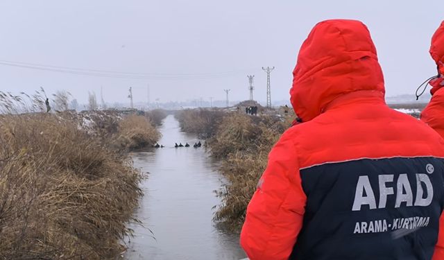 3 çocuğun öldüğü kazada kanalda kaybolan sürücüyü arama çalışmalarında 3'üncü gün