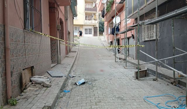 5’inci katta çalışırken iskeleden düşen işçi ağır yaralandı