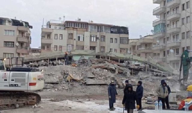 78 kişinin öldüğü Hakimbey Apartmanı davasında 4 sanık ceza aldı, 2 sanığa ise beraat