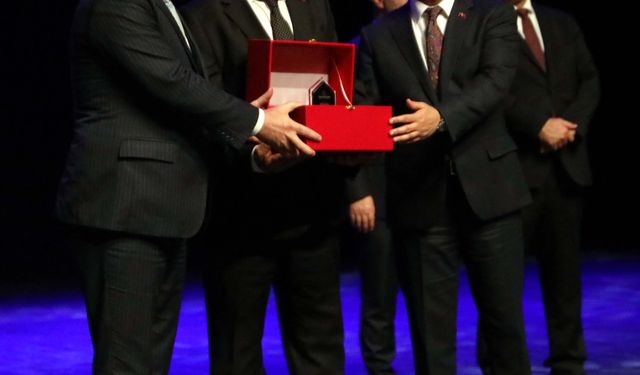 Bakan Bak: Dijital bağımlılıkla mücadelede en güçlü araç spordur (2)