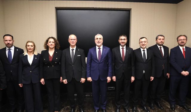 Bakan Işıkhan, KKTC Çalışma ve Sosyal Güvenlik Bakanı Hasipoğlu ile bir araya geldi