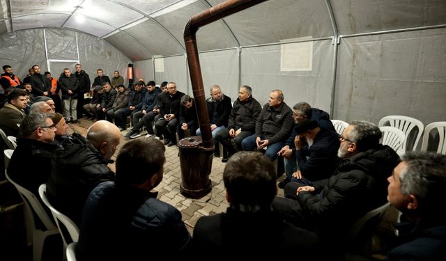 Bakan Yerlikaya, şehit polis memuru Koçyiğit'in ailesini ziyaret etti