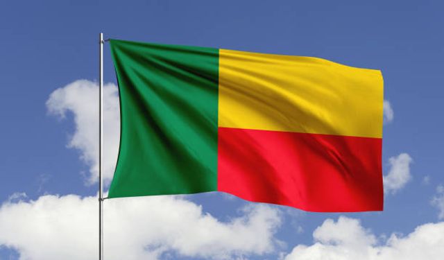 Benin'de bir grup asker darbe yaptığını duyurdu