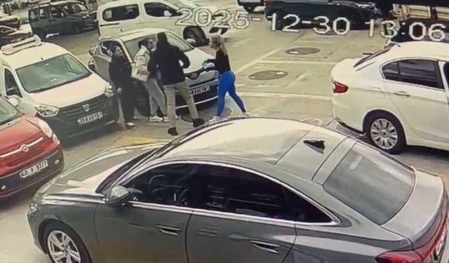 Bodrum'da kaza sonrası taraflar arasında çıkan kavga anı kamerada