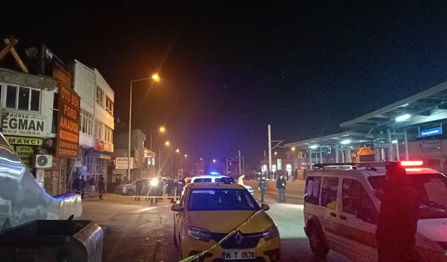 Bursa'da silahlı kavga: 1'i ağır 2 kişi yaralandı