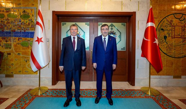 Cevdet Yılmaz, KKTC Başbakanı Üstel ile bir araya geldi