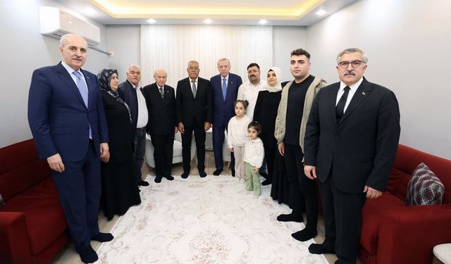 Cumhurbaşkanı Erdoğan: Sözlerimizi tutmanın bahtiyarlığıyla aziz milletimizin karşısındayız (3)