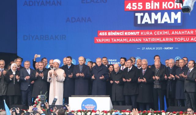 Cumhurbaşkanı Erdoğan: Sözlerimizi tutmanın bahtiyarlığıyla aziz milletimizin karşısındayız