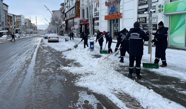Doğu'da 2 bin 326 yerleşim biriminin yolu kapandı / Ek fotoğraflar