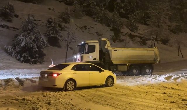 Düzce'de 37 köy yolu, kardan kapandı