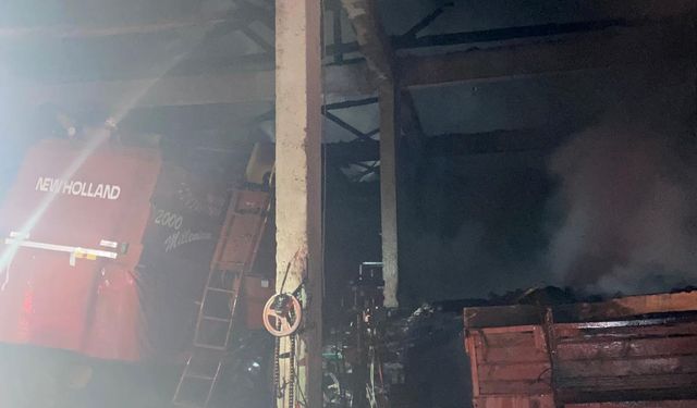 Edirne’de çiftlikte yangın; 1 ev, 2 biçerdöver ve 2 otomobil yandı 